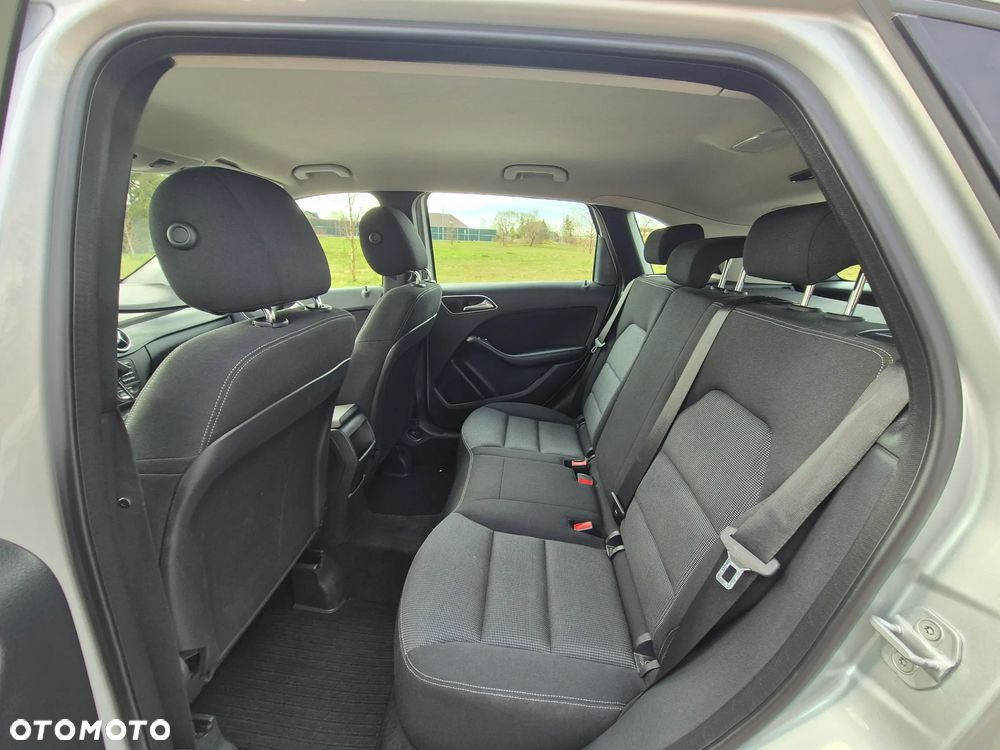 Mercedes-Benz Klasa B 180 CDI (BlueEFFICIENCY) 7G-DCT - 22