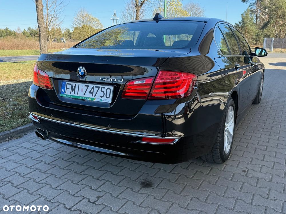 BMW Seria 5 520d Luxury Line - 28