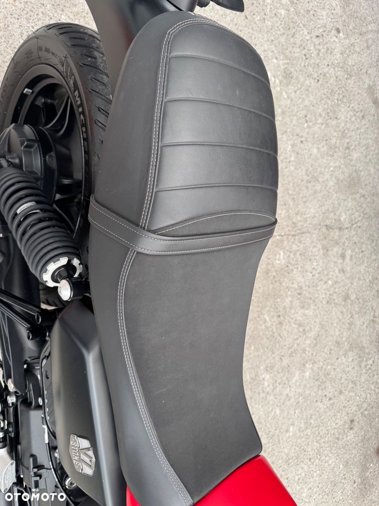 Moto Guzzi V85 - 18