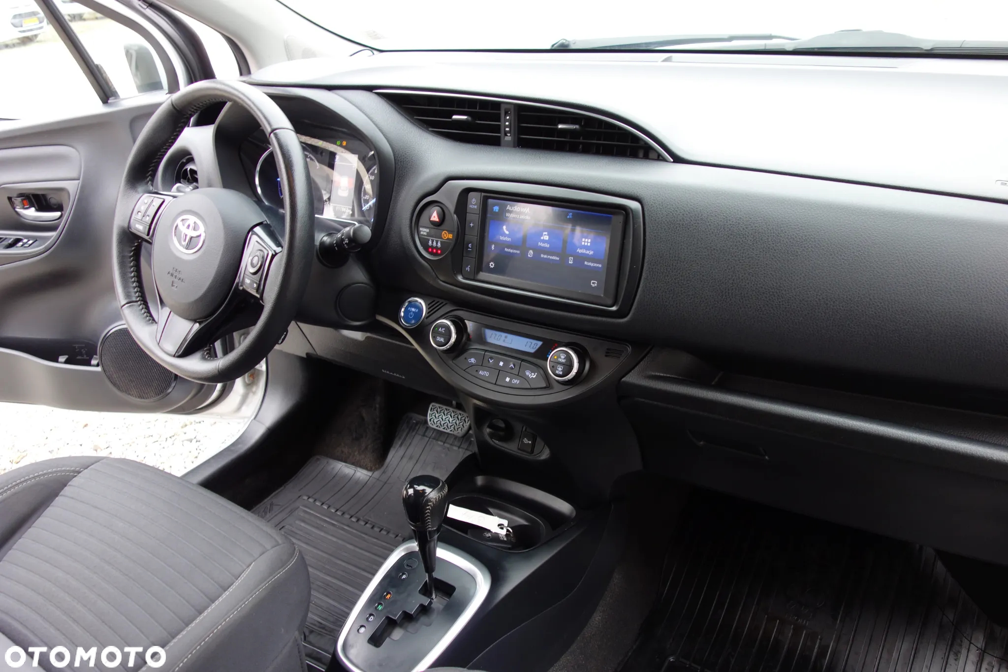 Toyota Yaris Hybrid 1.5 VVT-i Selection - 30