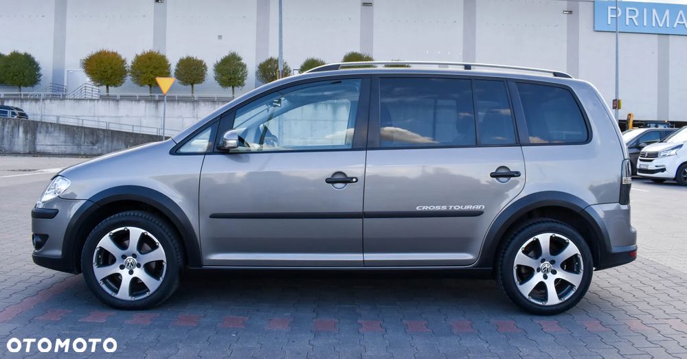 Volkswagen Touran 2.0 TDI DPF Cross - 4