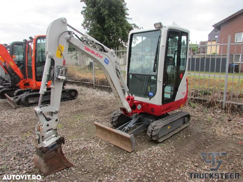 Takeuchi TB216 - 1