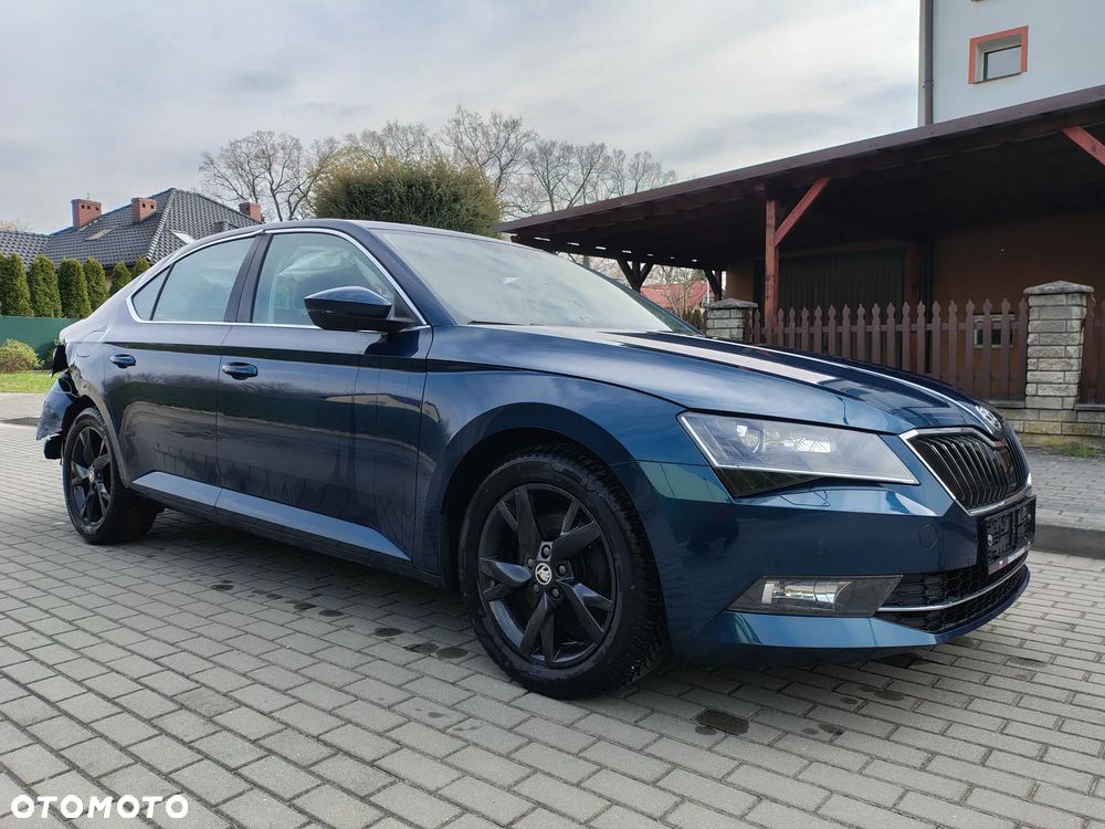 Skoda Superb 2.0 TDI Premium Edition - 14