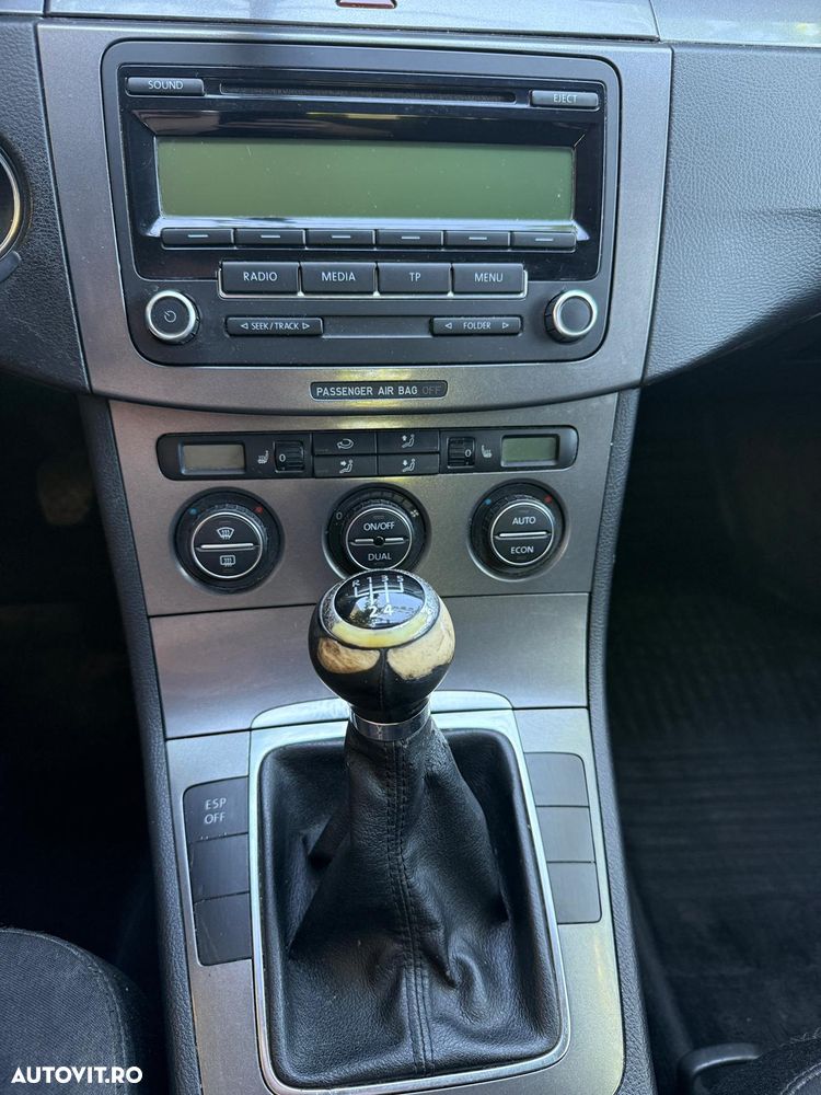 Volkswagen Passat - 12