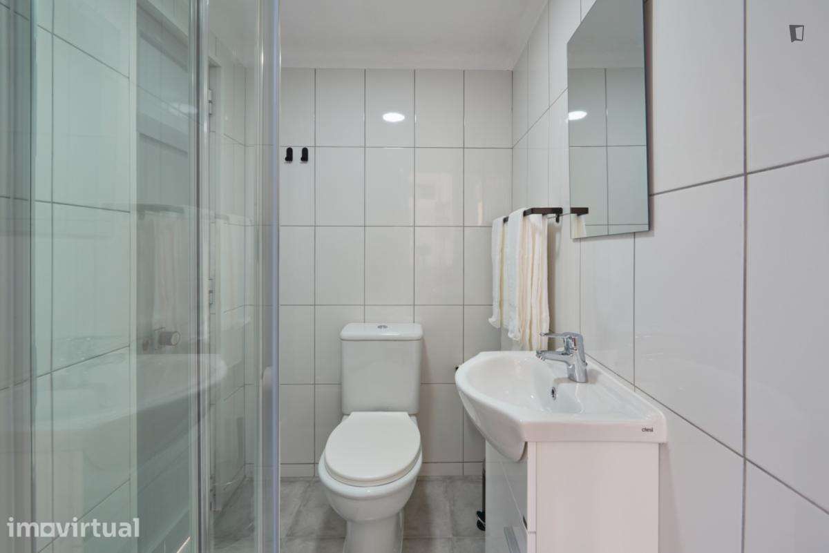 Quarto - localizado em Penha de França Lisbon - Grande imagem: 4/44