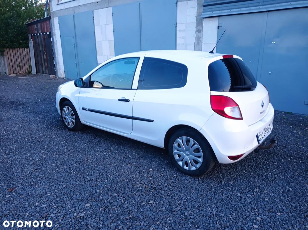 Renault Clio - 10