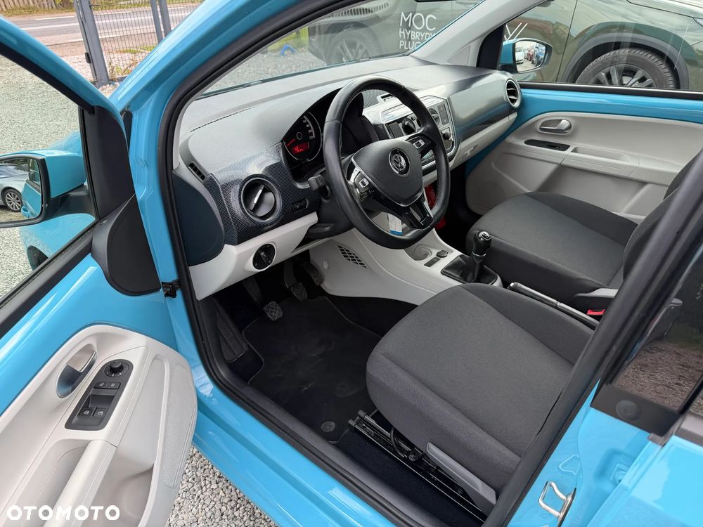 Volkswagen up! move - 23