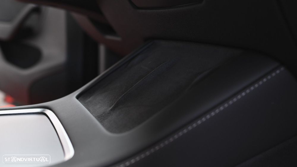 Tesla Model Y Tração Traseira - 33