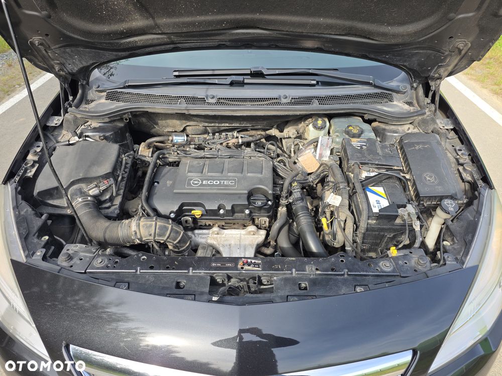 Opel Astra 1.4 Turbo Cosmo - 11
