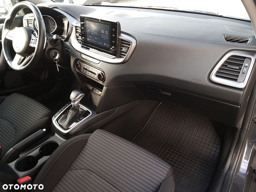 Kia XCeed 1.5 T-GDI M DCT - 24