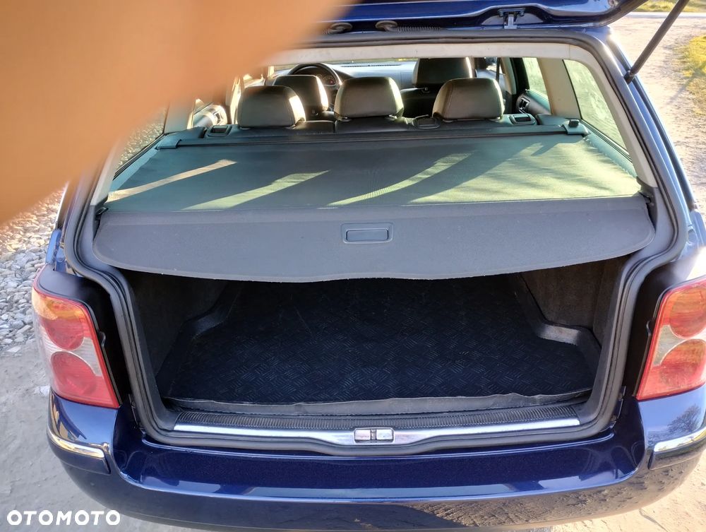 Volkswagen Passat 2.5 TDI Highline - 10