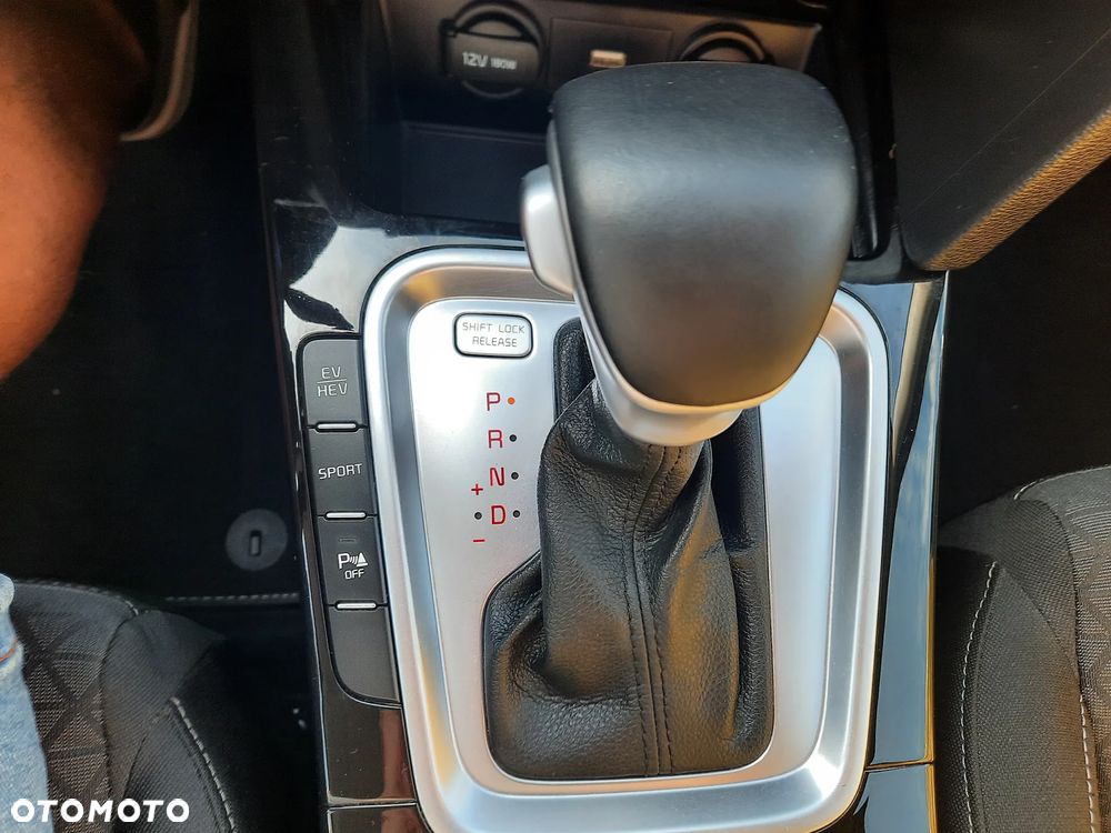 Kia Ceed 1.6 GDI PHEV L Business Line DCT - 28