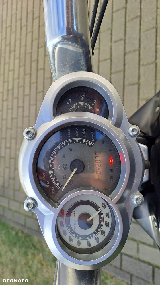 Harley-Davidson V-Rod Muscle - 7