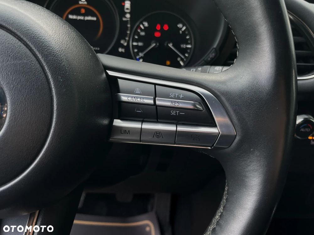 Mazda 3 e-SKYACTIV-G 2.0 M HYBRID - 24