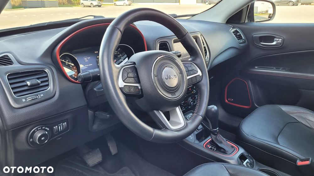 Jeep Compass - 10