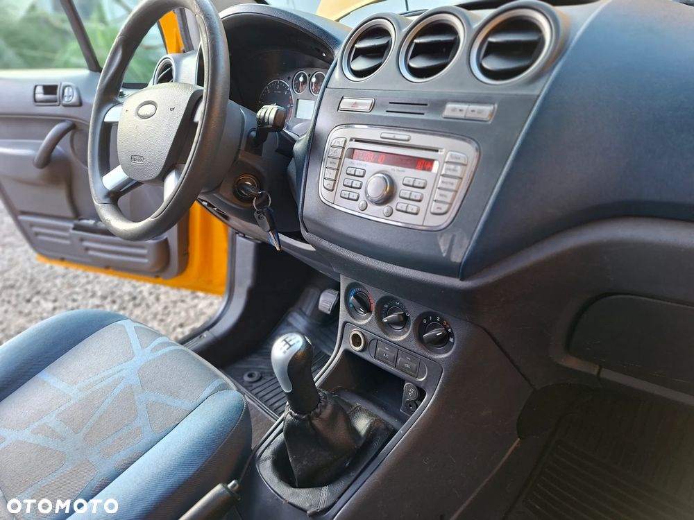 Ford Tourneo Connect - 6