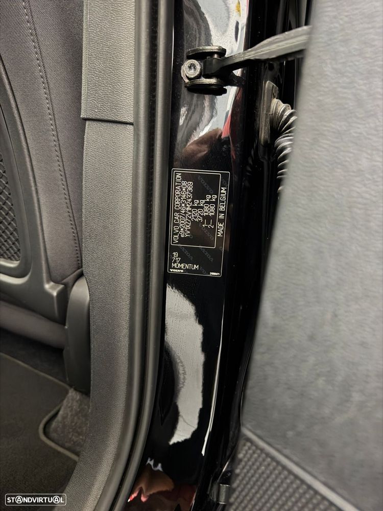 Volvo XC 40 2.0 D3 - 23