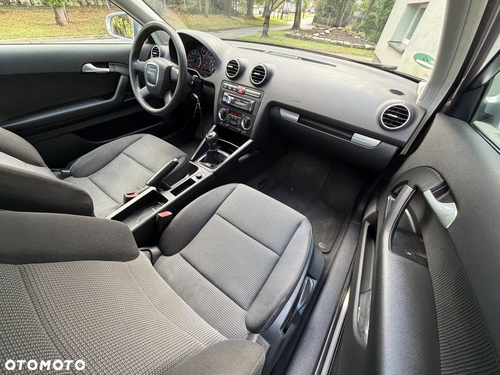 Audi A3 3-drzwiowe 1.6 Ambiente - 19