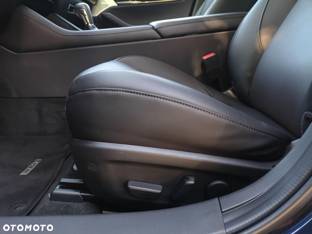 Mazda 3 2.0 mHEV Takumi - 27