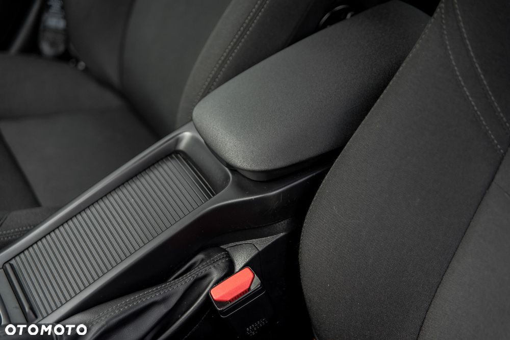 Volvo V40 T2 Kinetic - 19