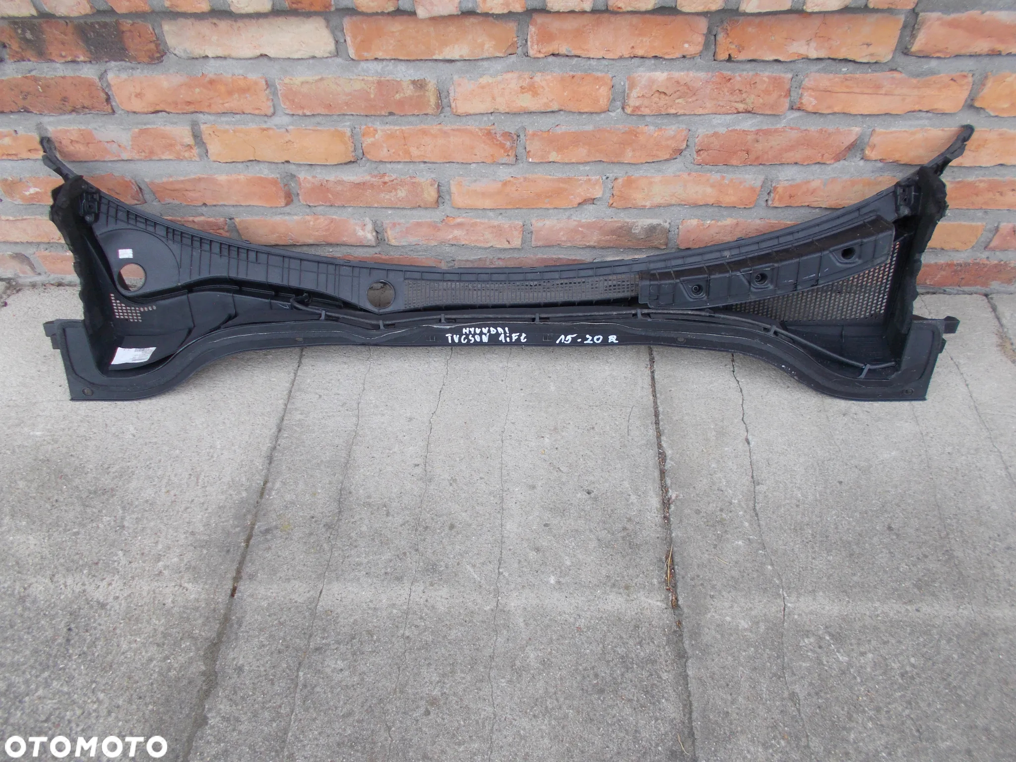 Hyundai Tucson III lift 15-20r 86151-D7000  podszybie - 4