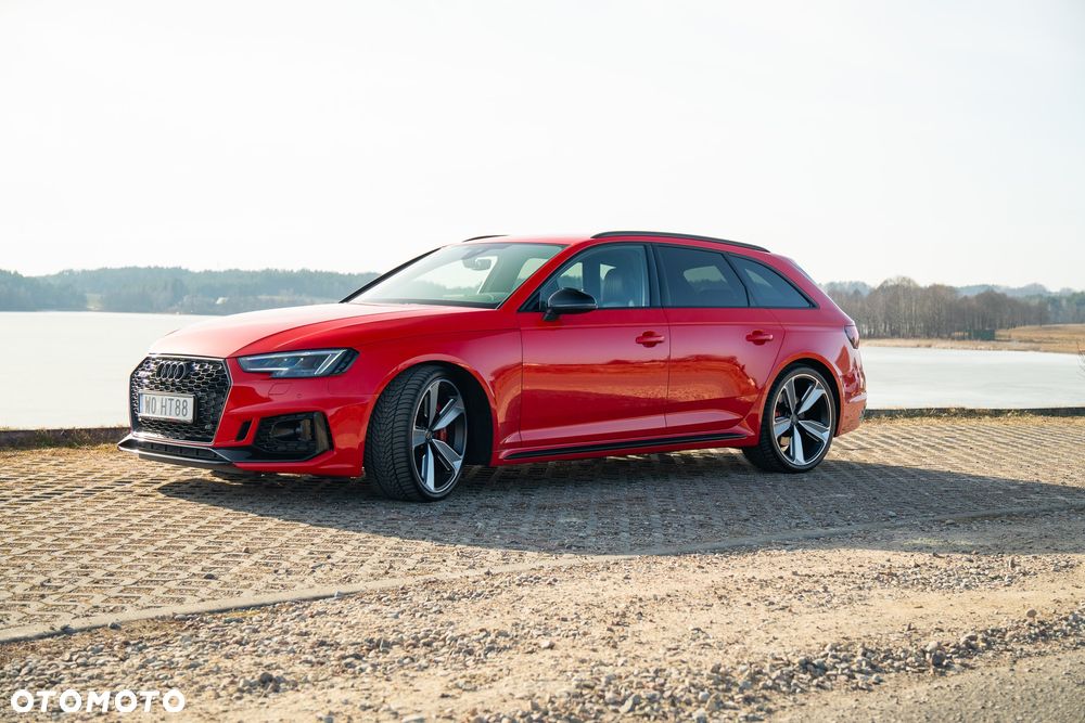 Audi RS4 Avant - 4