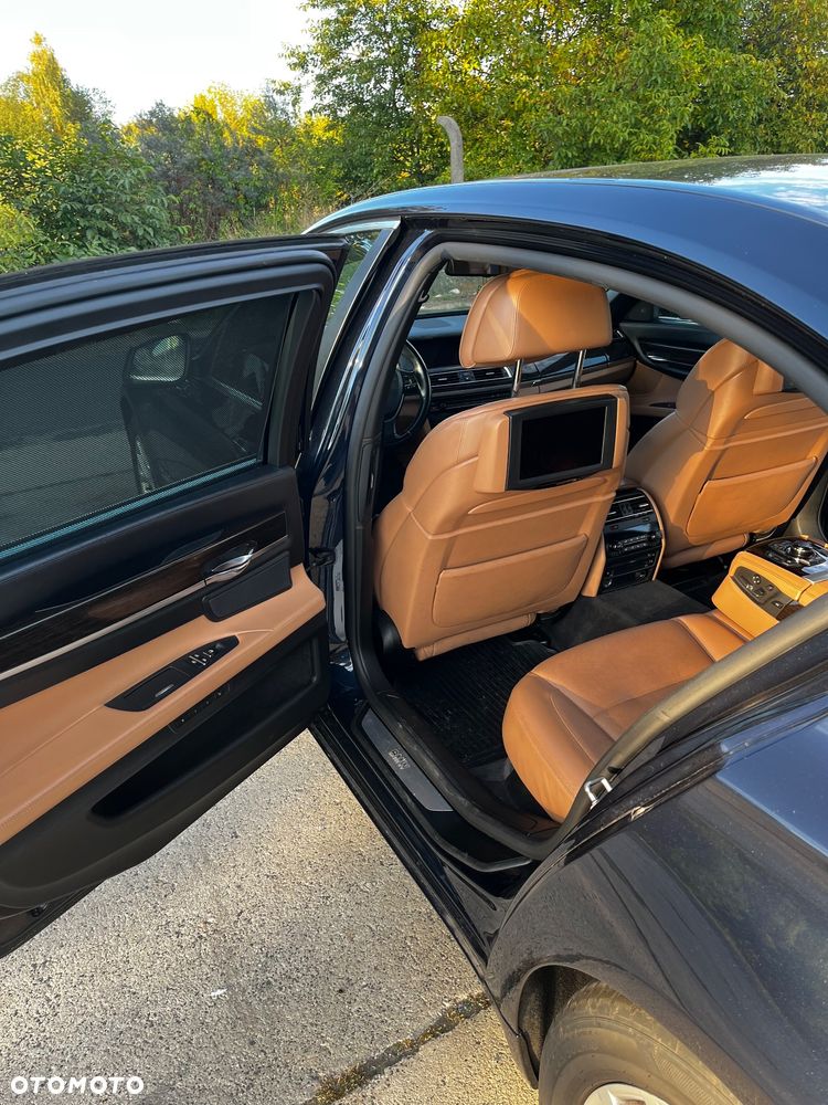 BMW Seria 7 730d L - 17