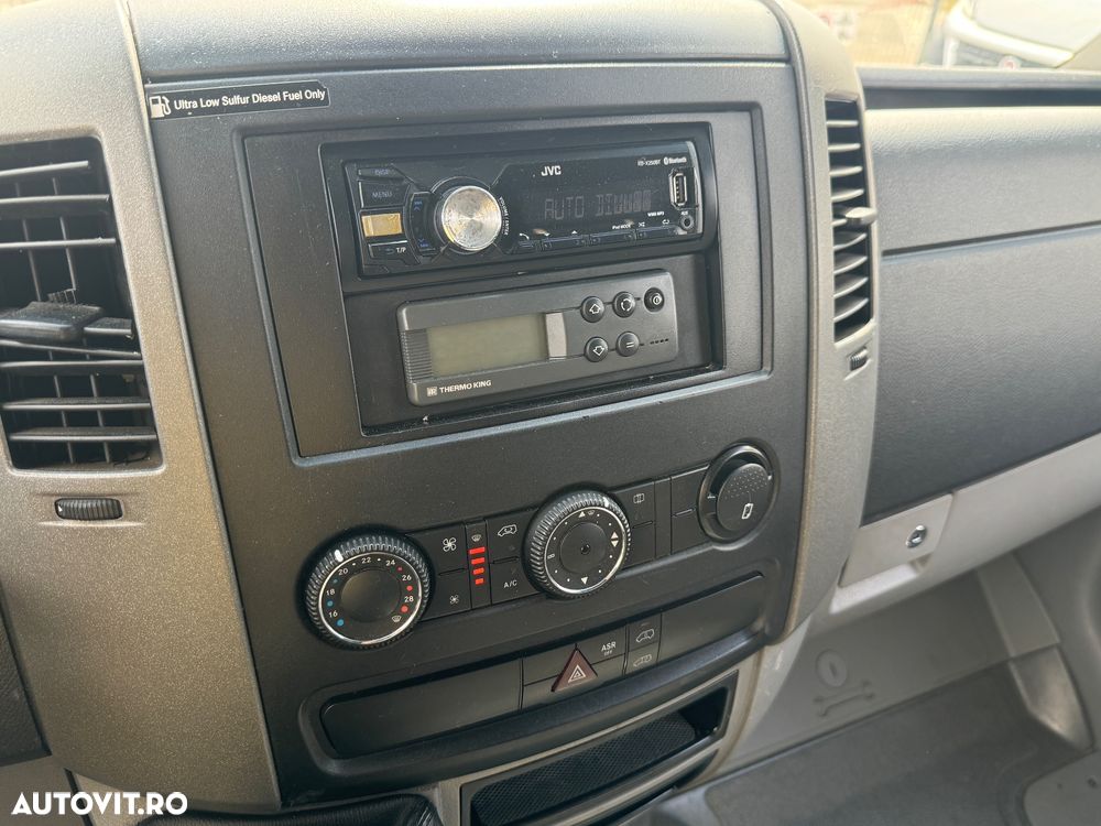 Mercedes-Benz Sprinter - 10