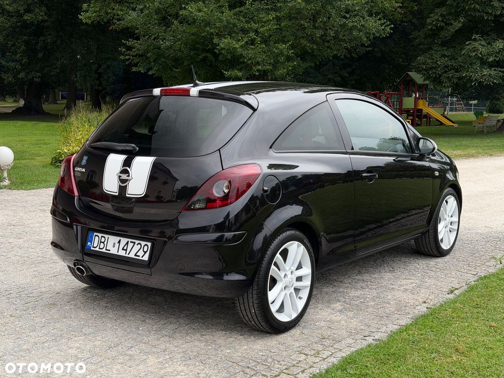 Opel Corsa 1.4 16V Edition 150 - 4