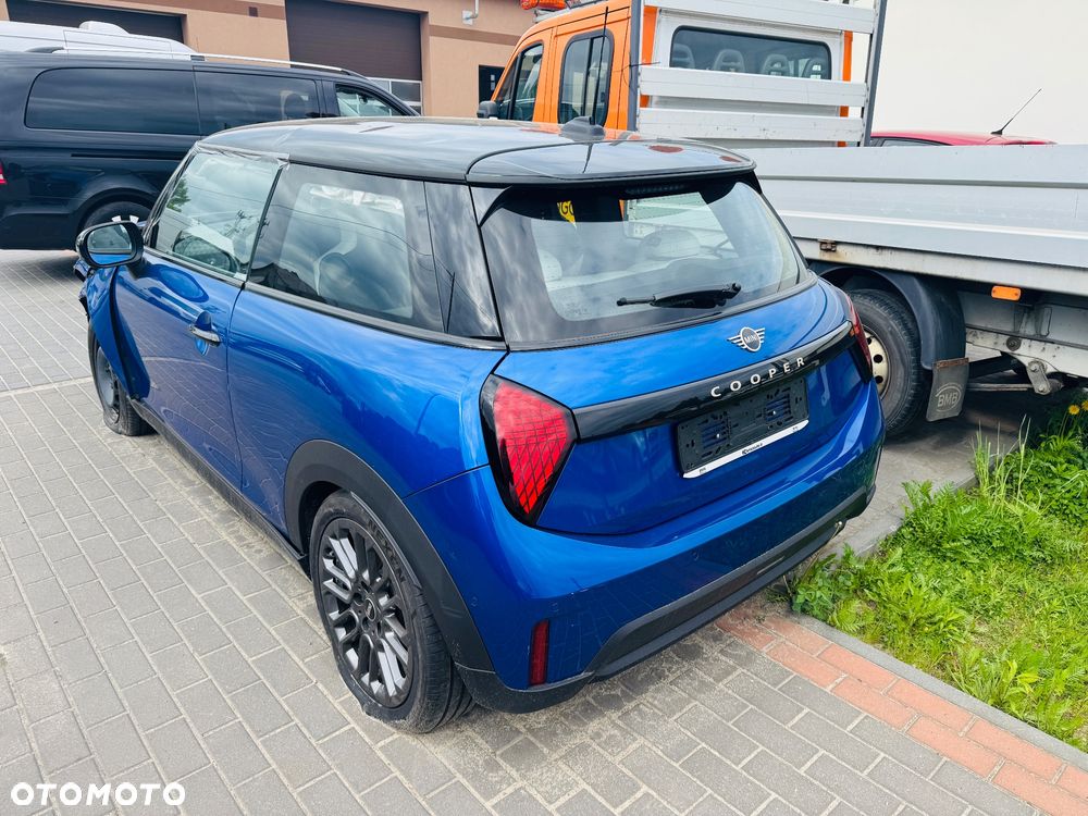 MINI Cooper C Essential Trim - 17
