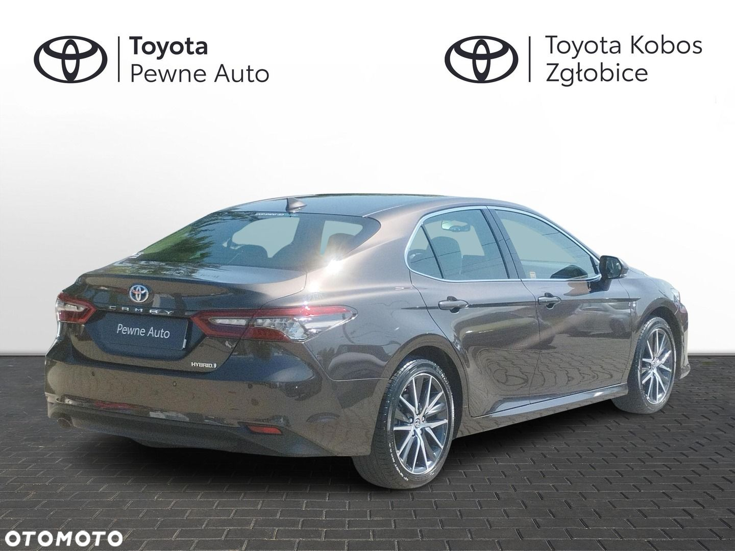 Toyota Camry - 5