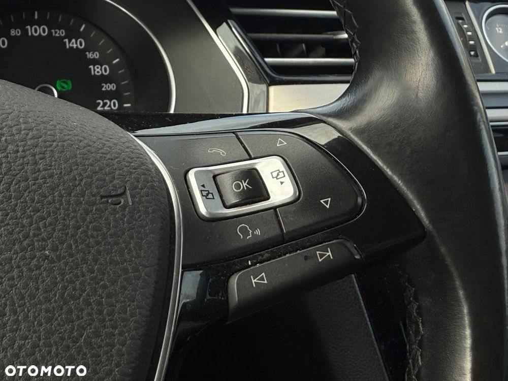 Volkswagen Passat - 27