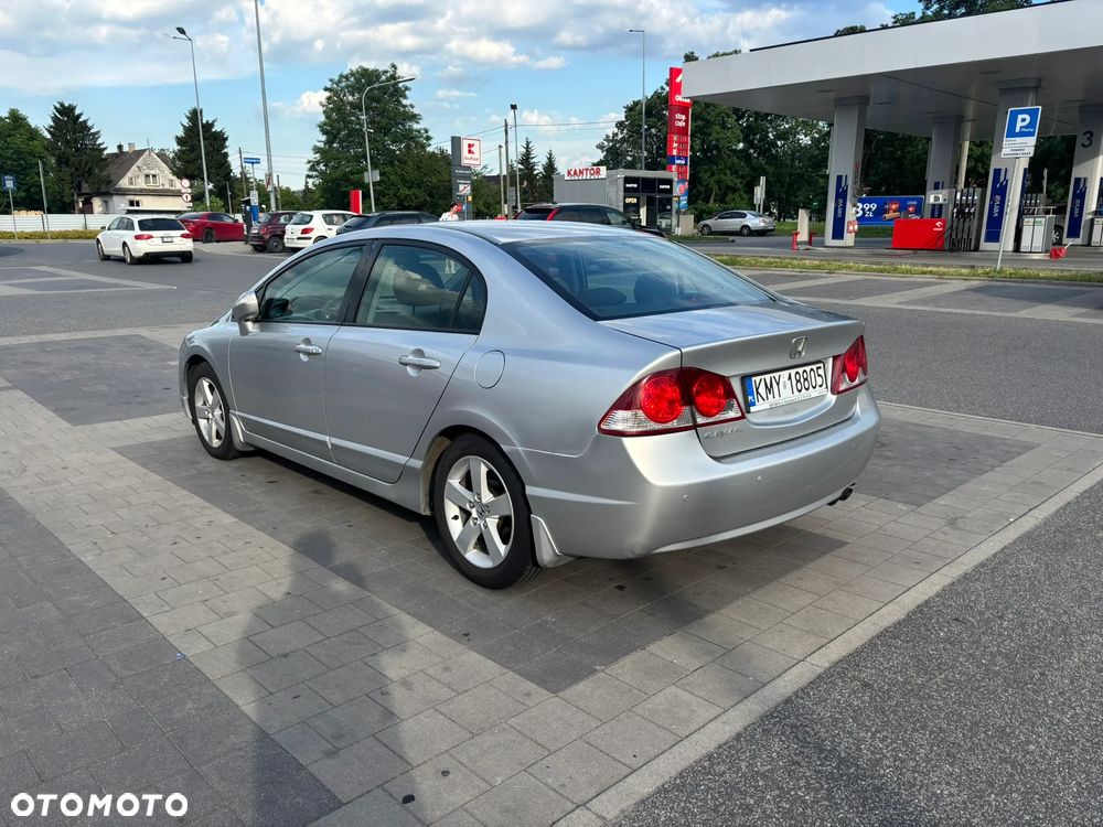 Honda Civic 1.8 Executive - 3
