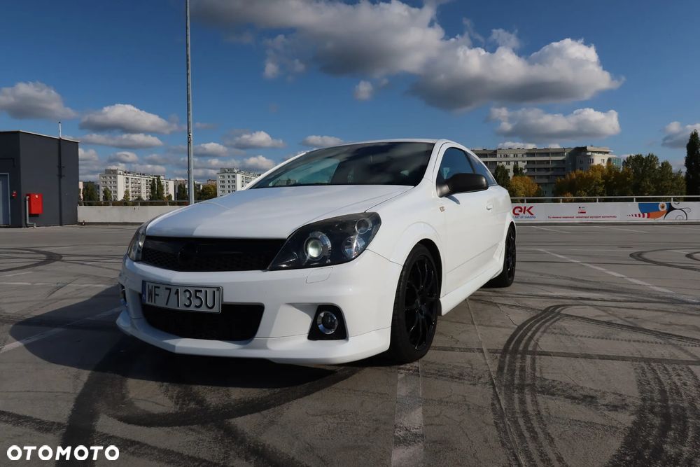 Opel Astra OPC Nürburgring Edition - 2