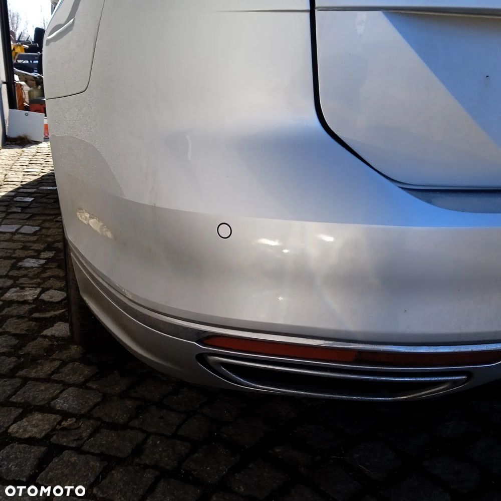 Zderzak tylny Passat B8 kombi LA7W - 9