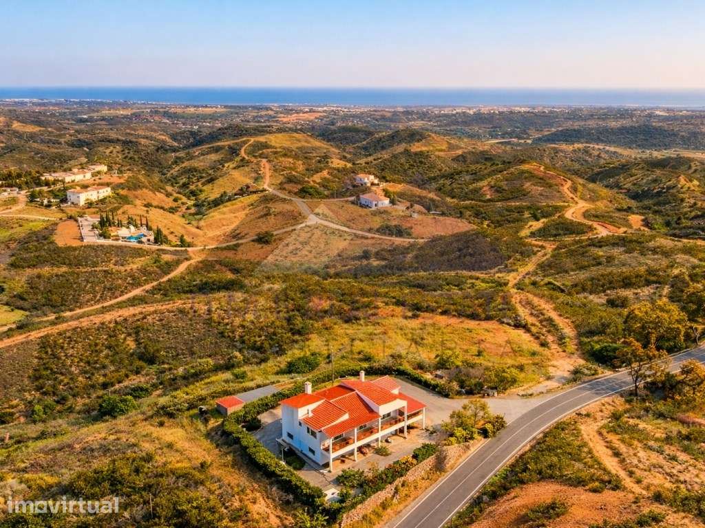Moradia Independente com Espaço Comercial | Terreno Misto de 4.590 ... - Grande imagem: 4/27
