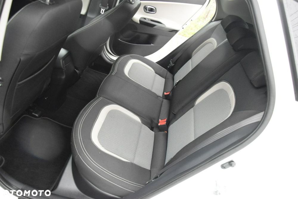 Kia Ceed 1.4 CVVT Dream Team Edition - 24