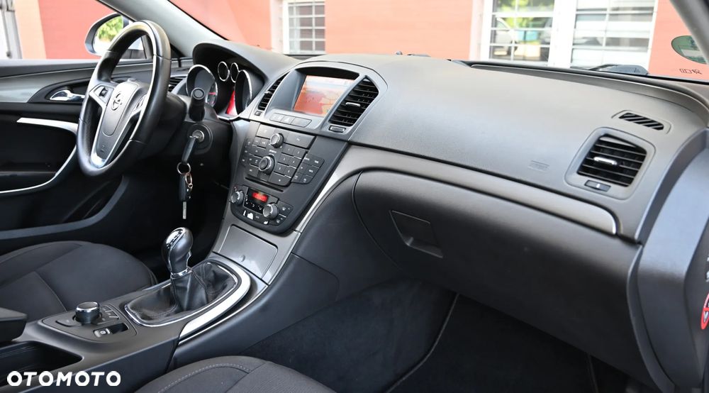 Opel Insignia 1.6 - 30