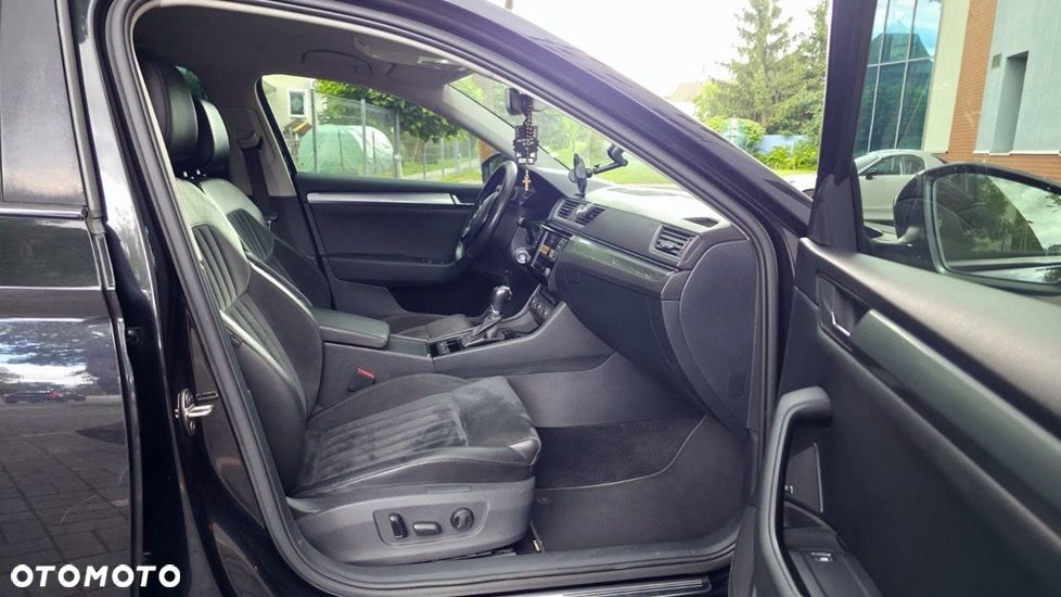 Skoda Superb 2.0 TDI Sportline DSG - 18