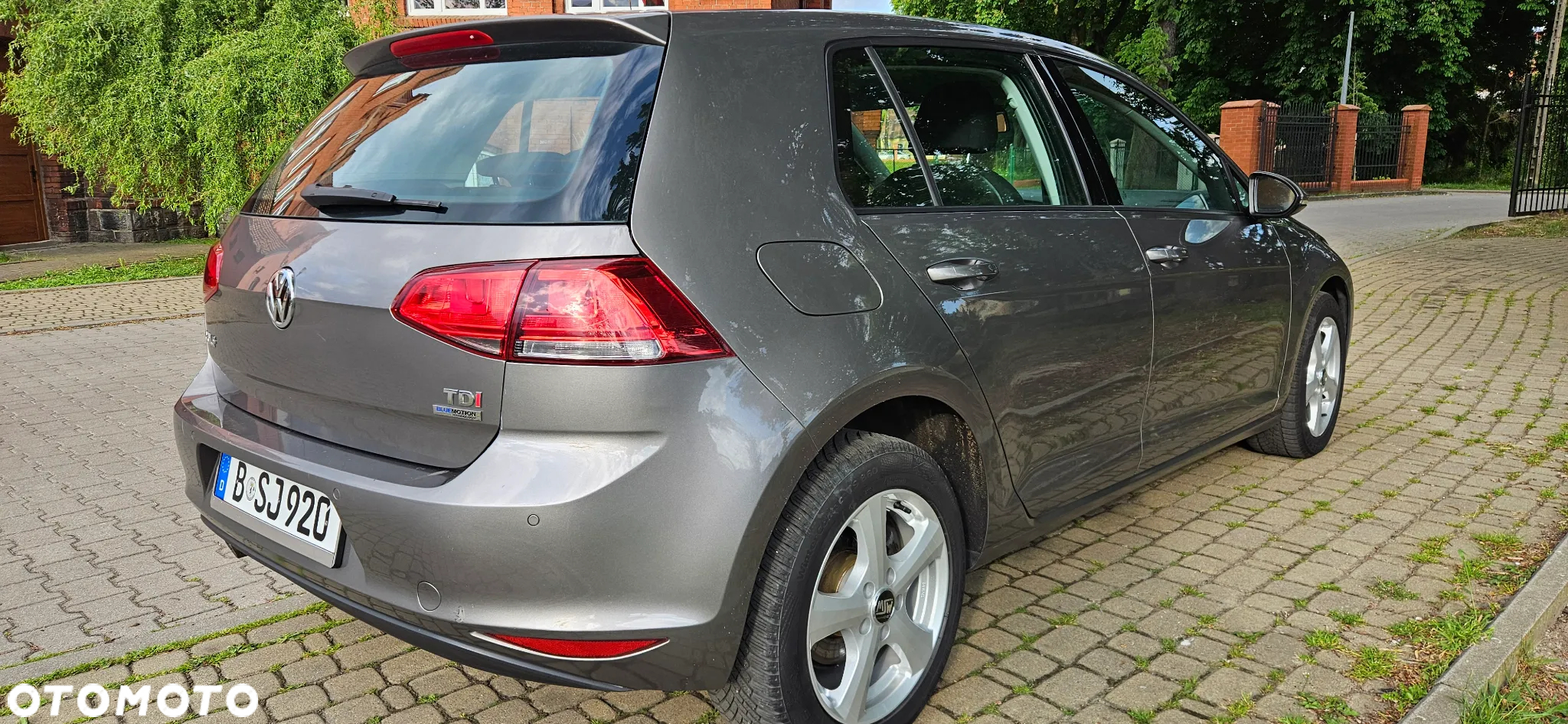Volkswagen Golf VI 1.6 TDI BlueMot Comfortline - 6