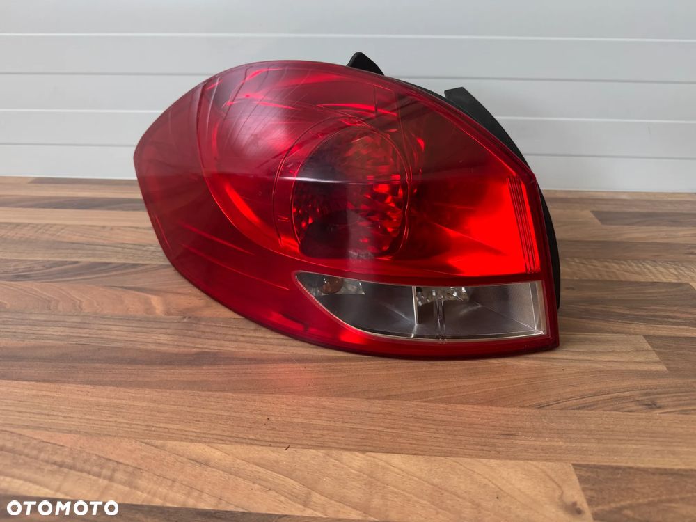 LAMPA TYŁ LEWA RENAULT CLIO III KOMBI 8200586843 - 3