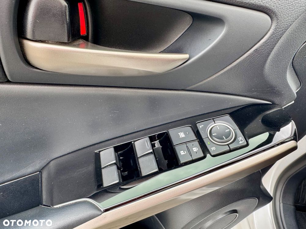 Lexus IS 200t / 300 Elegance - 24