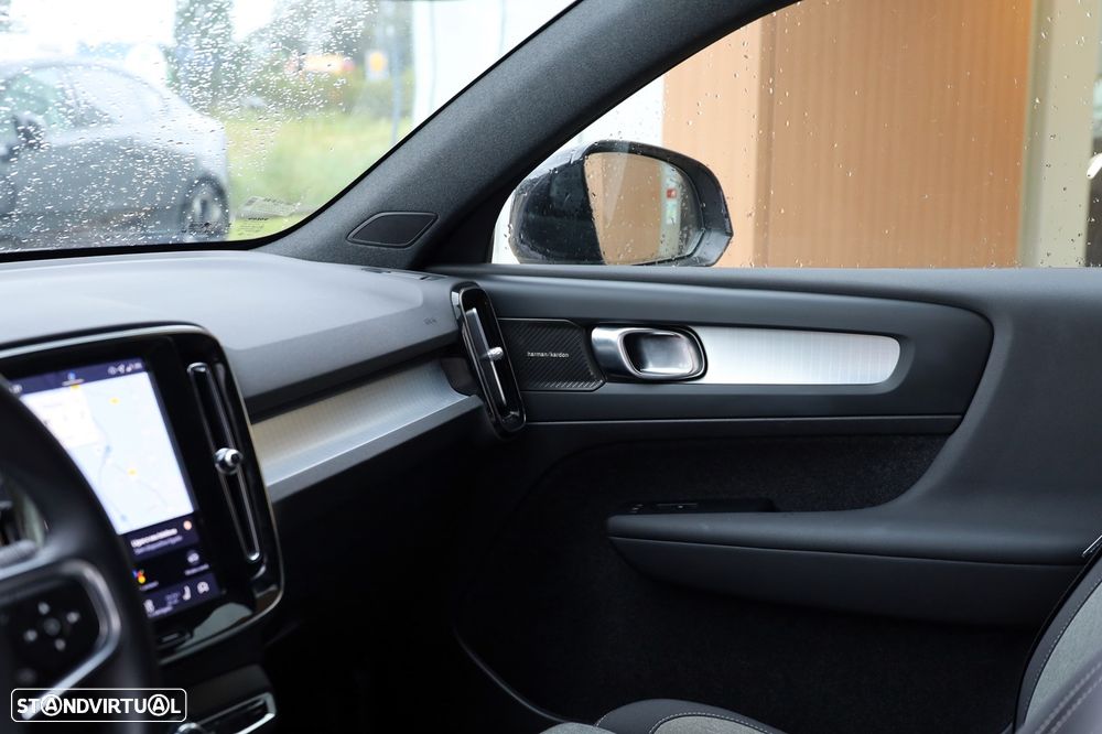 Volvo XC 40 2.0 B3 Plus Dark - 13