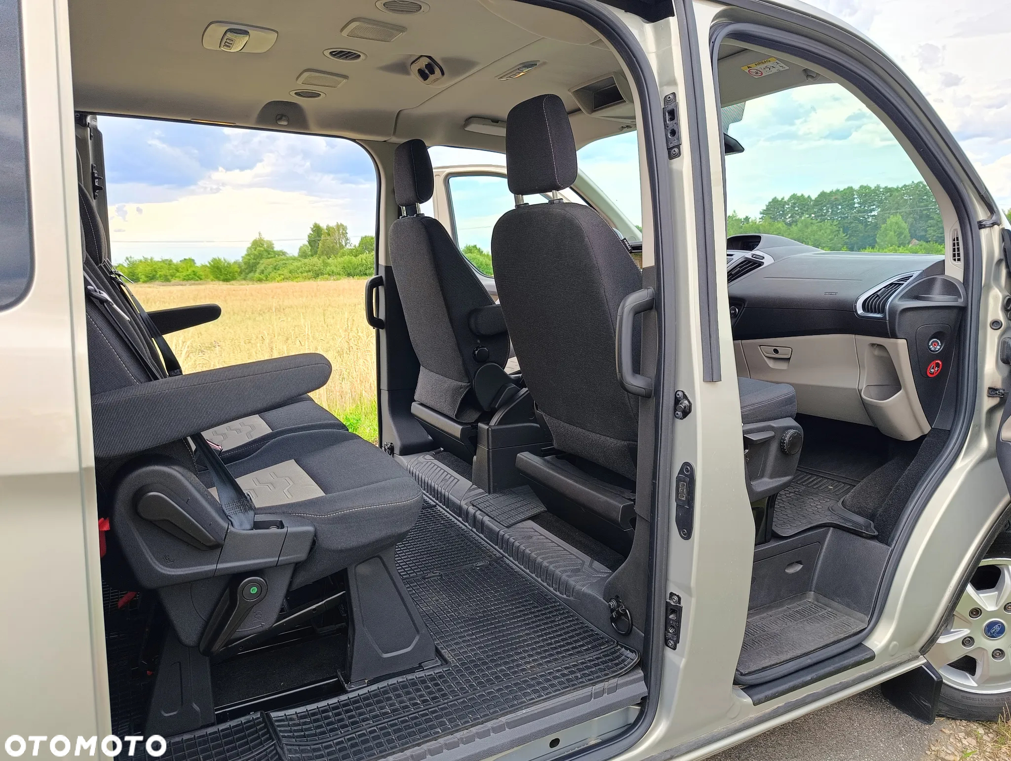 Ford Tourneo Custom - 5
