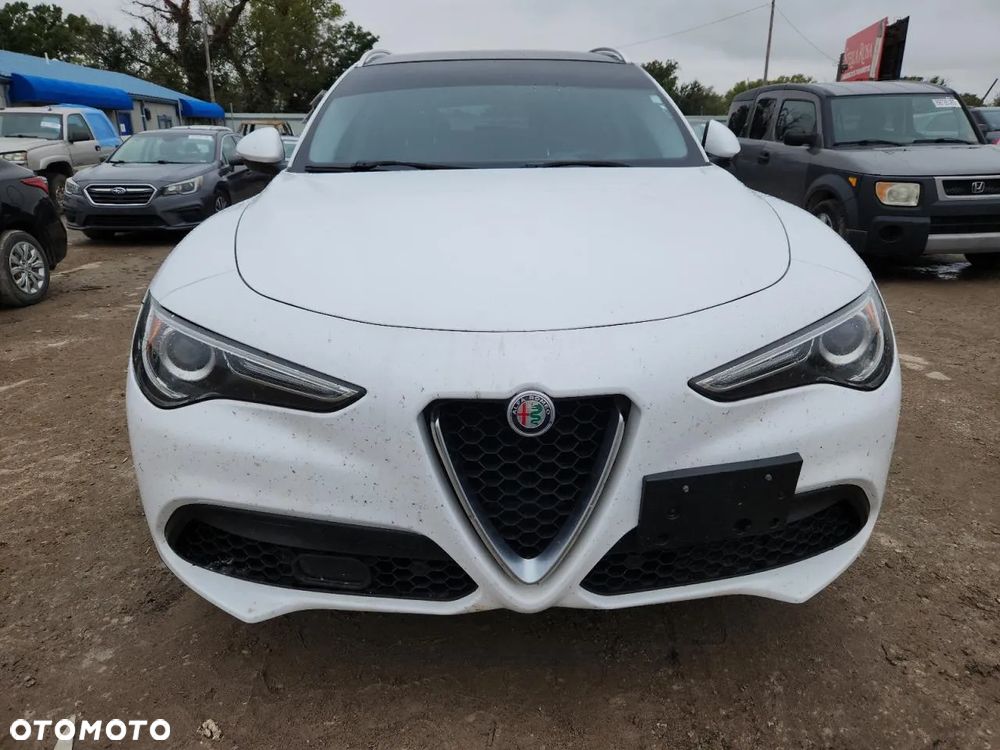 Alfa Romeo Stelvio 2.0 Turbo 16V AT8-Q4 Ti - 5
