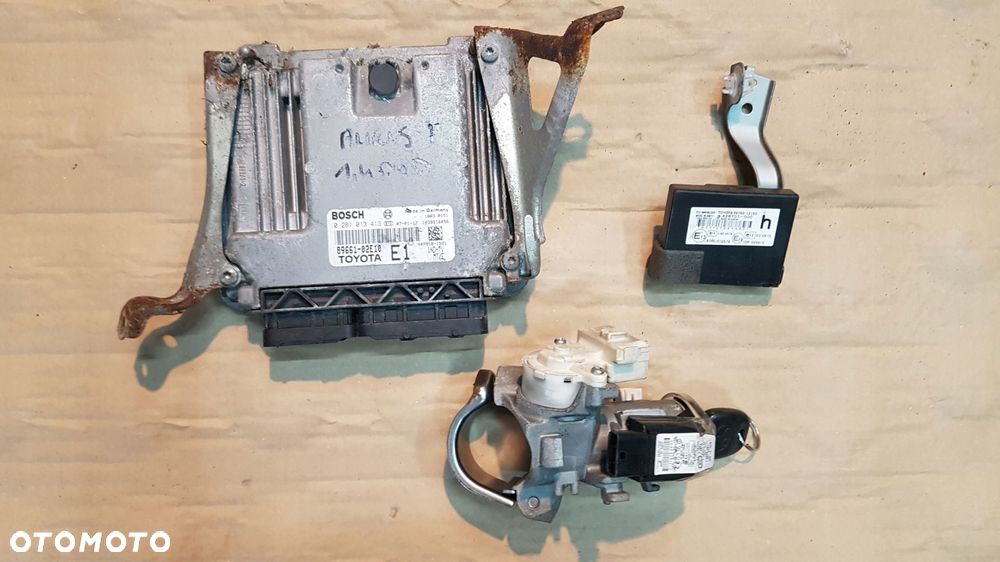 toyota auris 07-09 1.4 d4d komputer kluczyk - 1