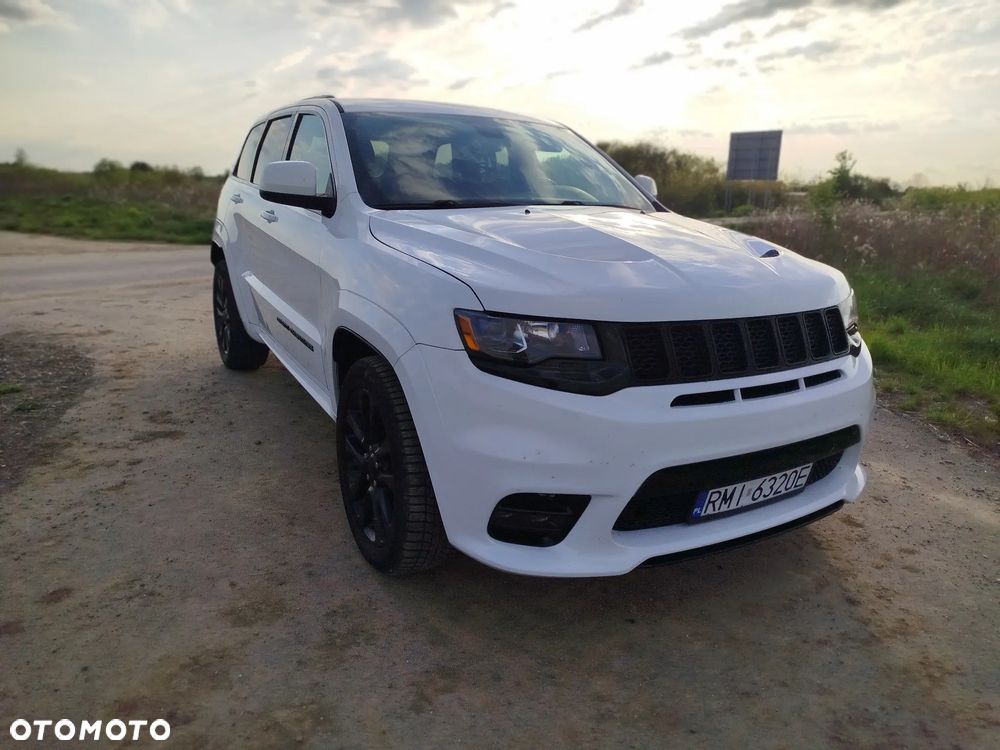 Jeep Grand Cherokee - 23