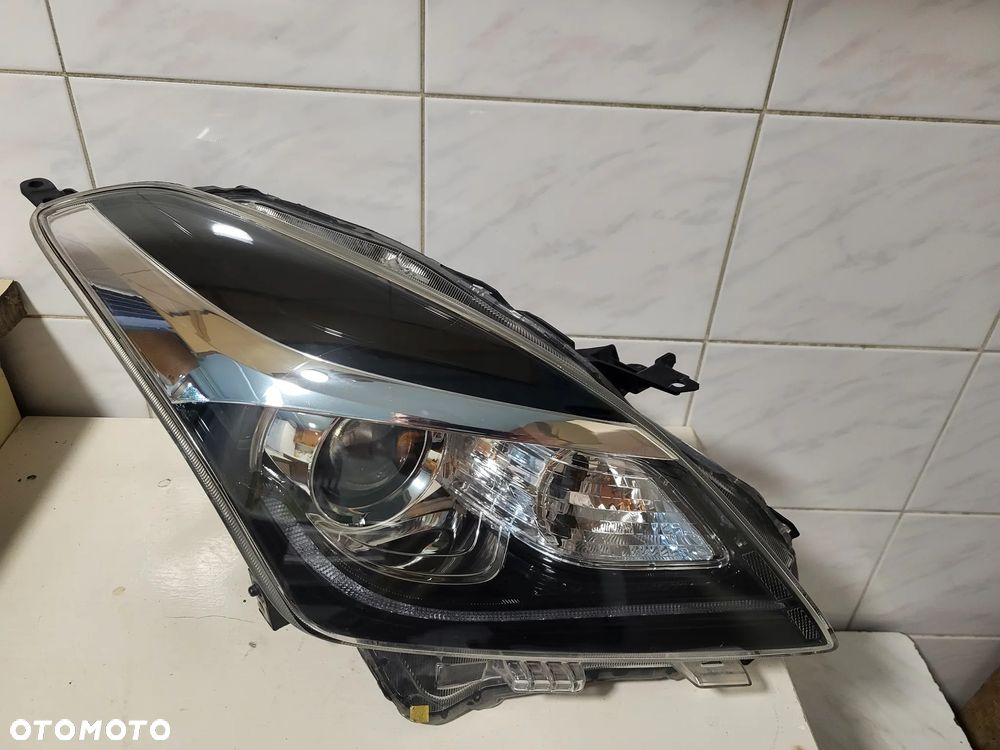 Suzuki Baleno 2 xenon z led kompletna prawa - 1
