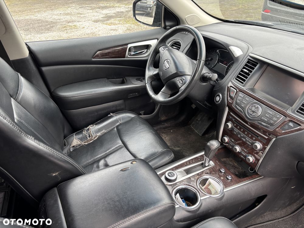 Nissan Pathfinder - 5
