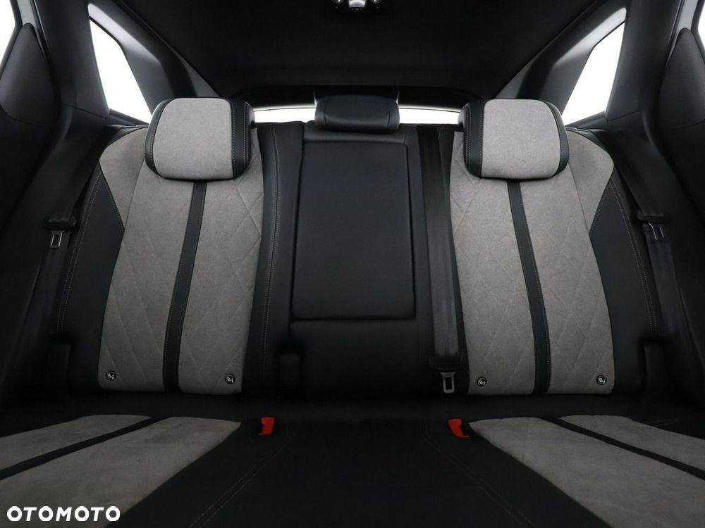 Peugeot 3008 Hybrid4 300 e-EAT8 GT - 20